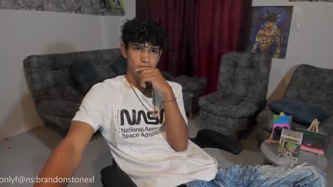 Snapshot of brandonstonexl chatting on December 30, 9:40 pm Brandon Stone online show from December 30, 9:40 pm