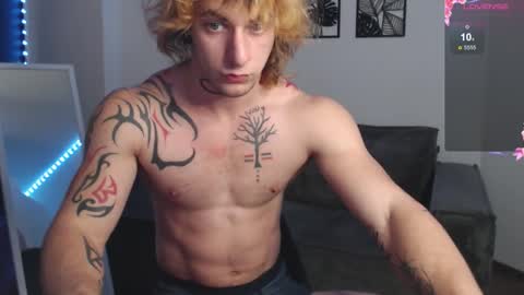 Snapshot of brendan__piks chatting on October 27, 10:06 am brendan__piks online show from October 27, 10:06 am