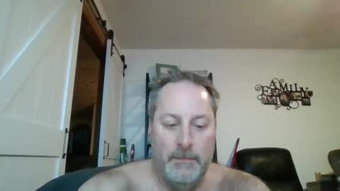 Snapshot of brettsky chatting on January 29, 10:32 pm hey online show from January 29, 10:32 pm