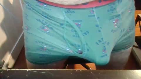 Snapshot of brettsky chatting on December 13, 9:09 pm hey online show from December 13, 9:09 pm