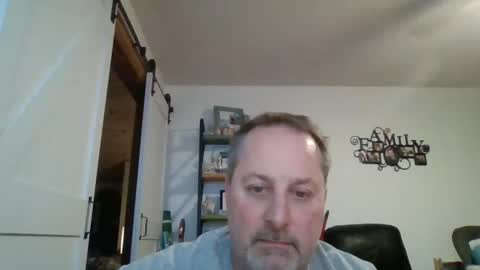 Snapshot of brettsky chatting on January 25, 1:32 am hey online show from January 25, 1:32 am