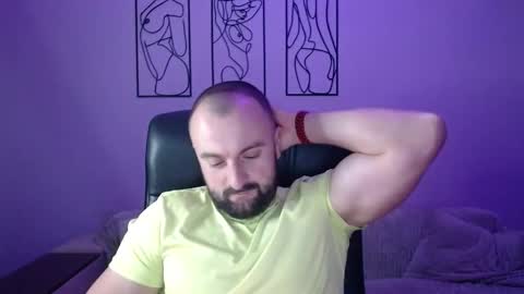 brindlefly69 online show from December 3, 12:00 pm