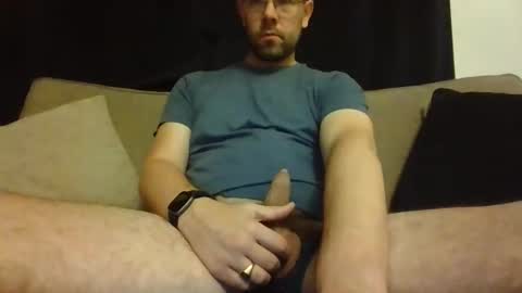 Snapshot of britguy6985 chatting on October 8, 7:07 pm britguy6985 online show from October 8, 7:07 pm