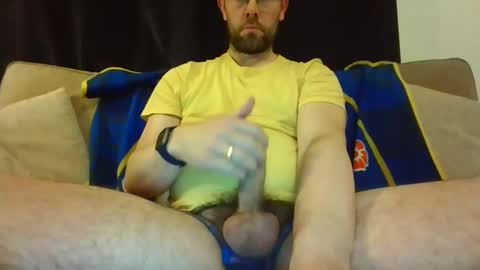 Snapshot of britguy6985 chatting on March 8, 8:02 pm britguy6985 online show from March 8, 8:02 pm