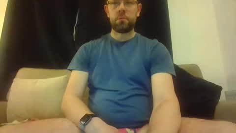 Snapshot of britguy6985 chatting on January 3, 7:39 pm britguy6985 online show from January 3, 7:39 pm