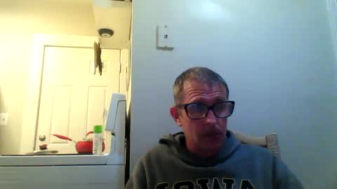 Snapshot of brodyb545755 chatting on October 24, 6:26 am brodyb545755 online show from October 24, 6:26 am