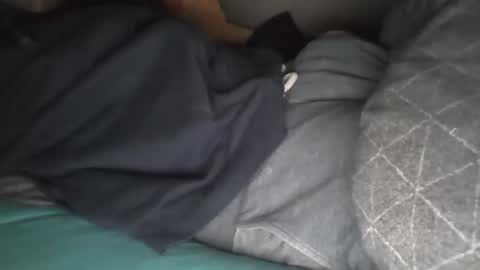 brokeboy421 online show from December 10, 2:13 am