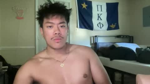 bronoslide online show from April 18, 2:07 pm