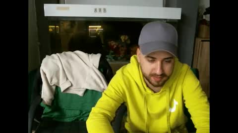 Snapshot of brownhaiir chatting on October 19, 11:19 pm brownhaiir online show from October 19, 11:19 pm