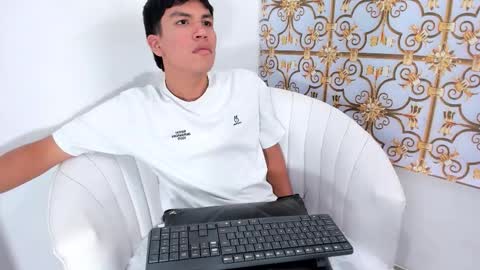 BRUCE online show from February 24, 2:07 pm