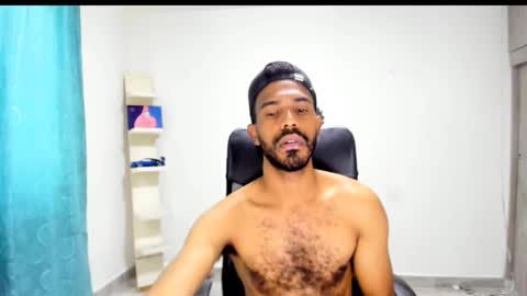 bruce_1111 online show from January 9, 6:46 pm