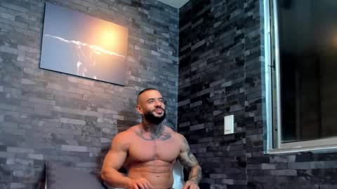 Snapshot of brucedallas chatting on October 12, 12:26 am brucedallas online show from October 12, 12:26 am