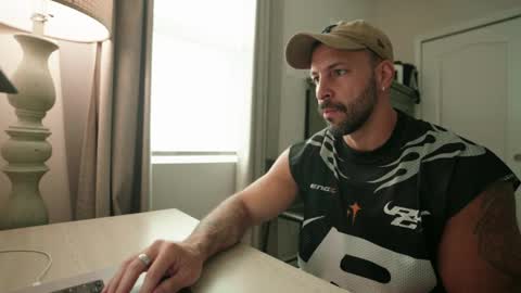 onlyfans BRUCESTRYKER online show from March 18, 4:32 pm