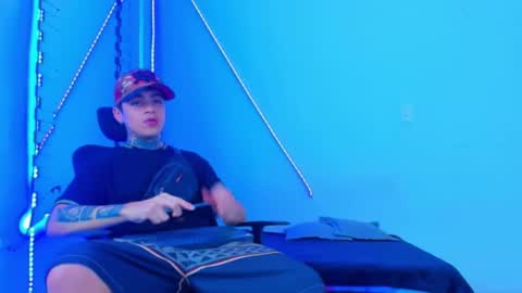 Snapshot of bruno_wild chatting on October 22, 6:39 am Bruno wild online show from October 22, 6:39 am