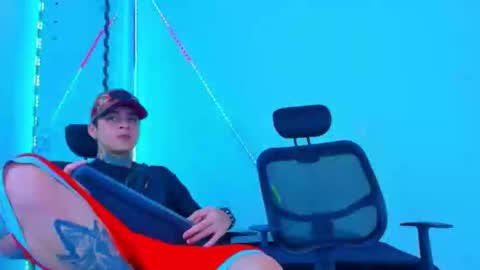 Snapshot of bruno_wild chatting on October 24, 6:59 am Bruno wild online show from October 24, 6:59 am