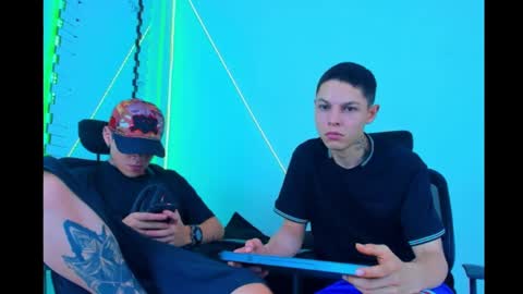 Snapshot of bruno_wild chatting on September 25, 12:59 pm Bruno wild online show from September 25, 12:59 pm