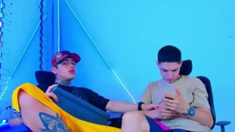 Snapshot of bruno_wild chatting on October 12, 3:55 am Bruno wild online show from October 12, 3:55 am