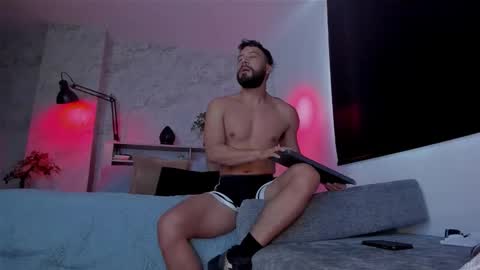 Andres Suarez online show from November 21, 7:13 pm