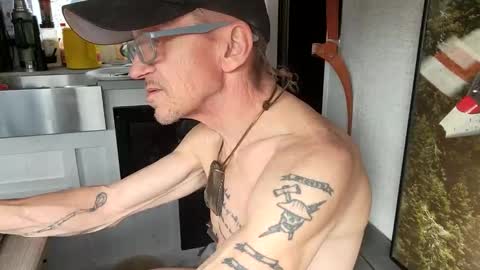 Steve... aka SkinnieDippin aka TimberTramp online show from February 22, 6:04 pm