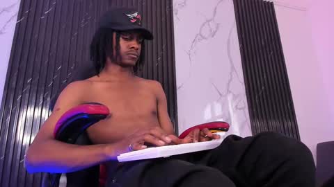 Bryxon  online show from October 15, 5:31 pm