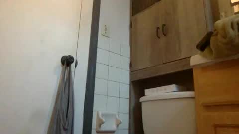 Snapshot of bttmchub98 chatting on October 17, 9:41 pm bttmchub98 online show from October 17, 9:41 pm