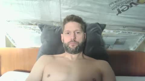 bubblebee1982 online show from November 6, 8:17 am