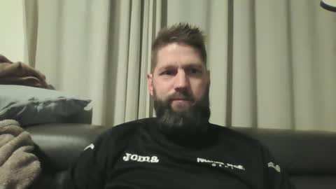 bubblebee1982 online show from January 15, 6:22 am