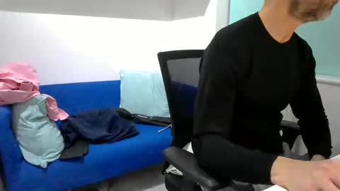 Snapshot of bubblebumdave chatting on December 4, 4:49 pm Bubblebum online show from December 4, 4:49 pm