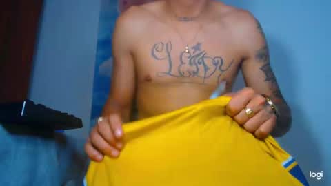 Snapshot of burningboyy chatting on January 1, 8:47 pm  independiente online show from January 1, 8:47 pm