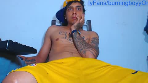 Snapshot of burningboyy chatting on February 28, 8:53 am  independiente online show from February 28, 8:53 am