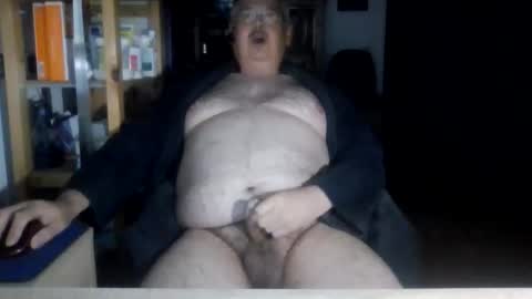 Snapshot of busibaer666 chatting on October 27, 1:30 am busi online show from October 27, 1:30 am