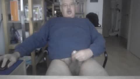 Snapshot of busibaer666 chatting on October 25, 6:26 am busi online show from October 25, 6:26 am