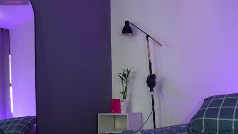 Buster independent model online show from November 22, 6:51 pm