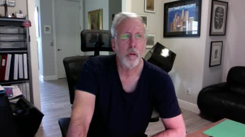 Snapshot of bustinout99 chatting on December 14, 1:38 pm afternoon wood online show from December 14, 1:38 pm