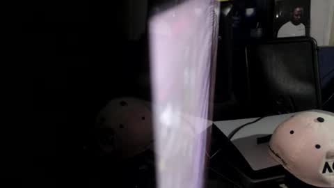 buzzzzzzz01 online show from November 6, 7:44 am