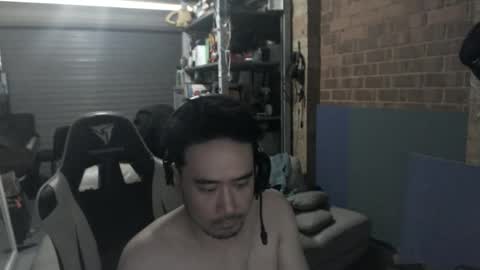 buzzzzzzz01 online show from September 24, 5:18 am