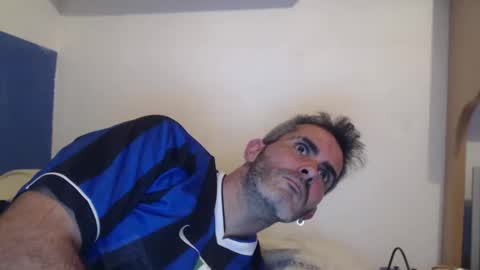 Collin Farrel online show from December 8, 5:33 pm