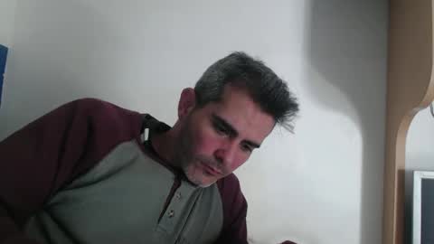 Collin Farrel online show from December 31, 12:15 pm