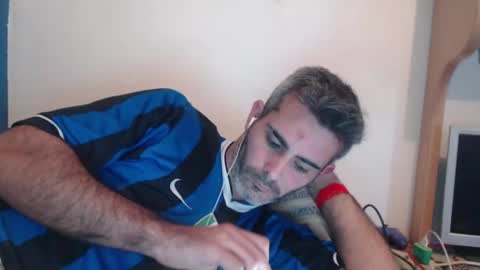 Collin Farrel online show from December 9, 7:39 am