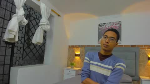 c_worstian_ online show from December 10, 11:11 am