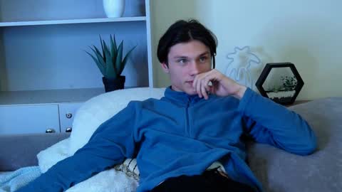 Calvin online show from January 13, 7:42 pm