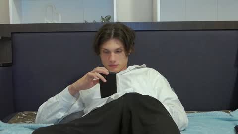 Calvin online show from January 6, 7:45 pm