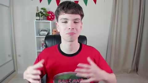 Snapshot of calvin_loves_you chatting on March 6, 7:10 pm Hey I am Calvin  online show from March 6, 7:10 pm
