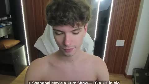 Hey I am Calvin  online show from July 11, 3:14 pm