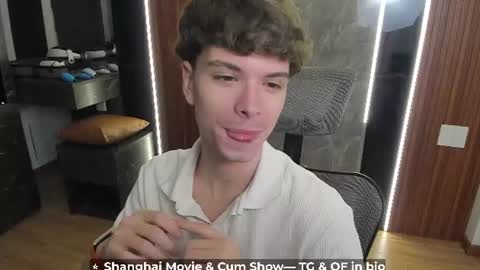 Hey I am Calvin  online show from July 8, 3:38 pm