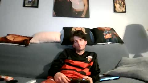 calvinb8611 online show from June 1, 3:51 am