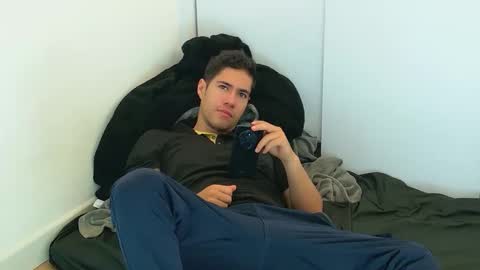 camara110 online show from October 31, 2:35 am