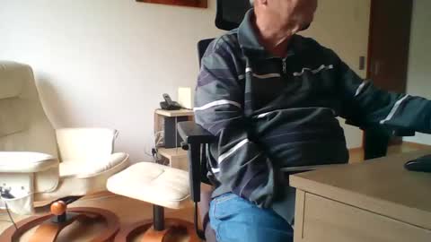 camcologne online show from November 26, 10:07 am