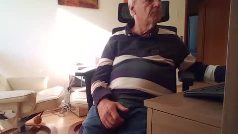 Snapshot of camcologne chatting on October 1, 2:54 pm camcologne online show from October 1, 2:54 pm