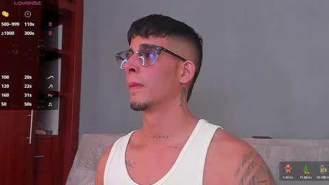 Snapshot of camilo_ospina_ chatting on December 25, 9:54 pm   INDEPENDENT MODEL online show from December 25, 9:54 pm